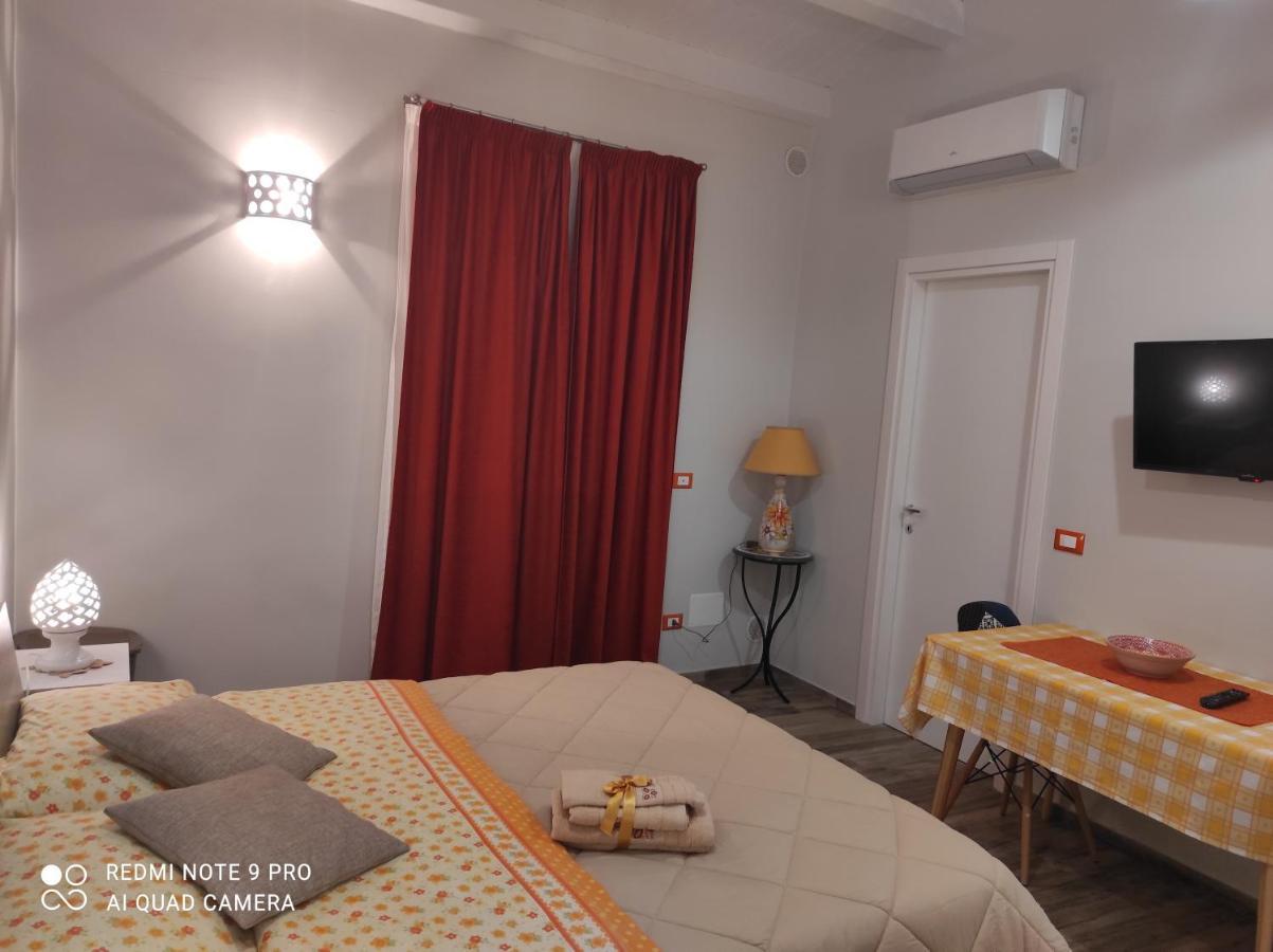 Case Vacanza Le Casette Santo Stefano di Camastra Dış mekan fotoğraf
